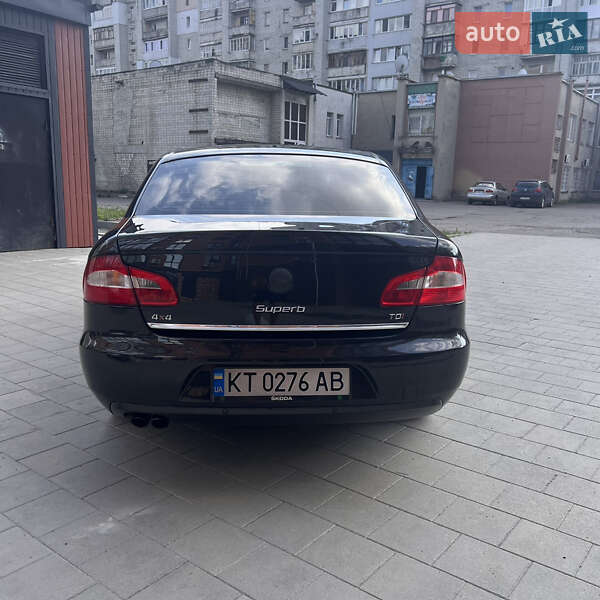Лифтбек Skoda Superb 2011 в Калуше