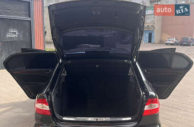 Лифтбек Skoda Superb 2011 в 