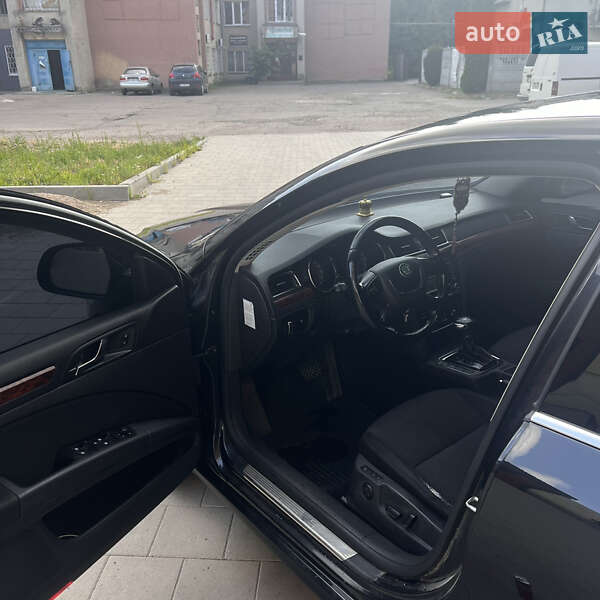 Лифтбек Skoda Superb 2011 в Калуше