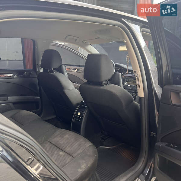 Лифтбек Skoda Superb 2011 в Калуше