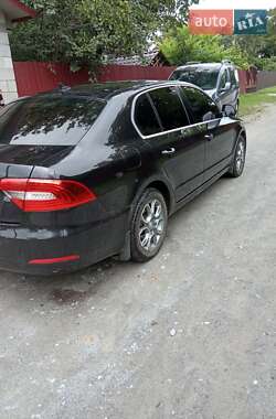 Лифтбек Skoda Superb 2014 в 