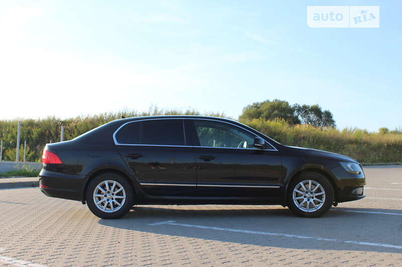 Лифтбек Skoda Superb 2013 в Львове