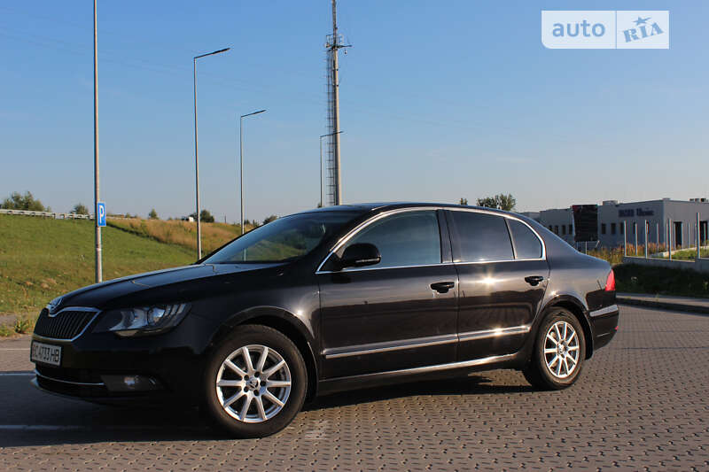 Лифтбек Skoda Superb 2013 в Львове