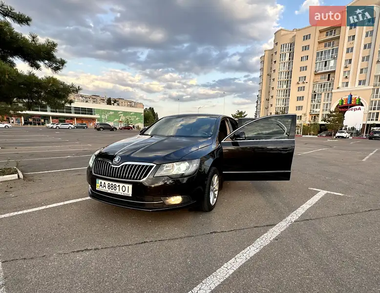 Ліфтбек Skoda Superb 2014 в 
