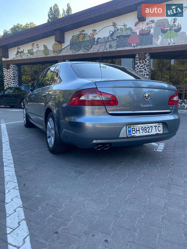 Лифтбек Skoda Superb 2009 в Одессе