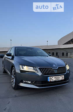 Ліфтбек Skoda Superb 2016 в Львові