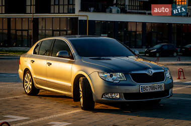 Лифтбек Skoda Superb 2011 в Пустомытах