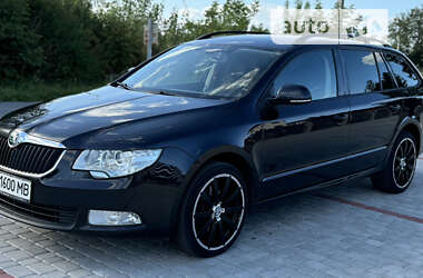 Универсал Skoda Superb 2011 в Староконстантинове