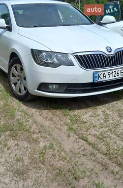 Лифтбек Skoda Superb 2015 в 
