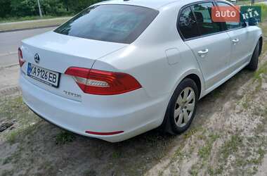 Лифтбек Skoda Superb 2015 в 