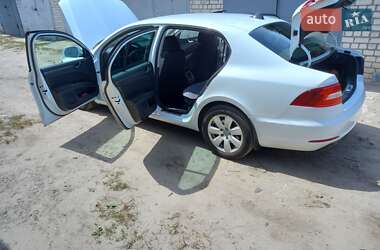 Лифтбек Skoda Superb 2015 в 