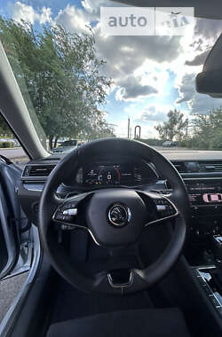 Лифтбек Skoda Superb 2022 в 