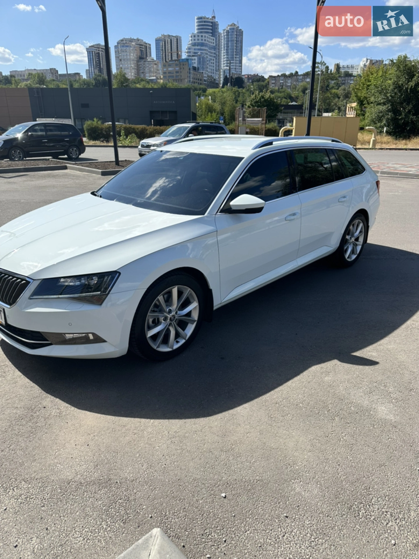 2017 Skoda Superb - мініатюра 2
