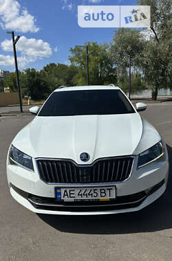 Універсал Skoda Superb 2017 в Дніпрі