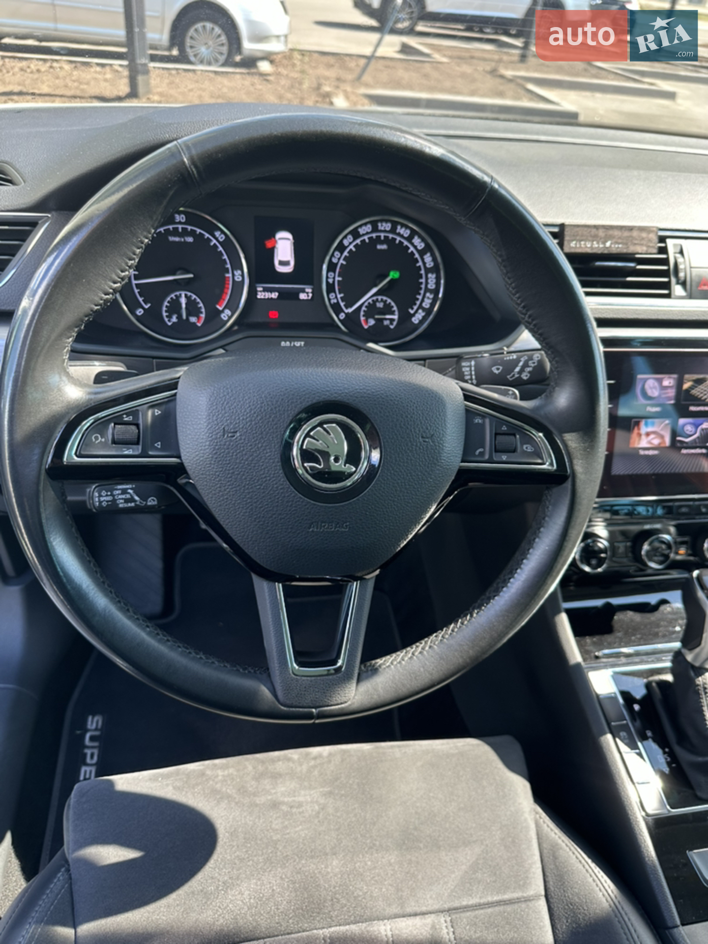 2017 Skoda Superb - мініатюра 12