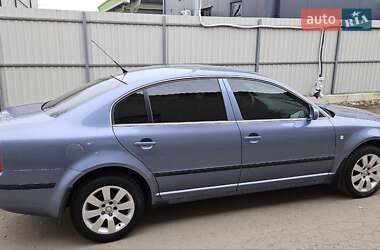 Лифтбек Skoda Superb 2006 в Сарате