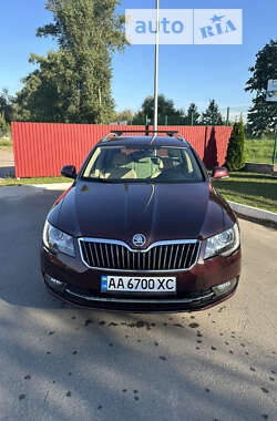 Универсал Skoda Superb 2013 в Вишневом