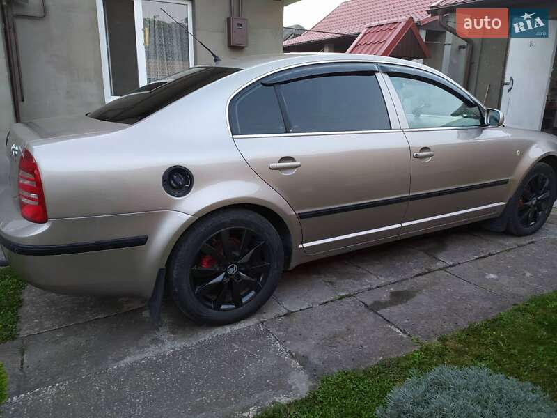 Ліфтбек Skoda Superb 2003 в Івано-Франківську