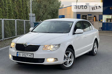 Лифтбек Skoda Superb 2011 в Смеле