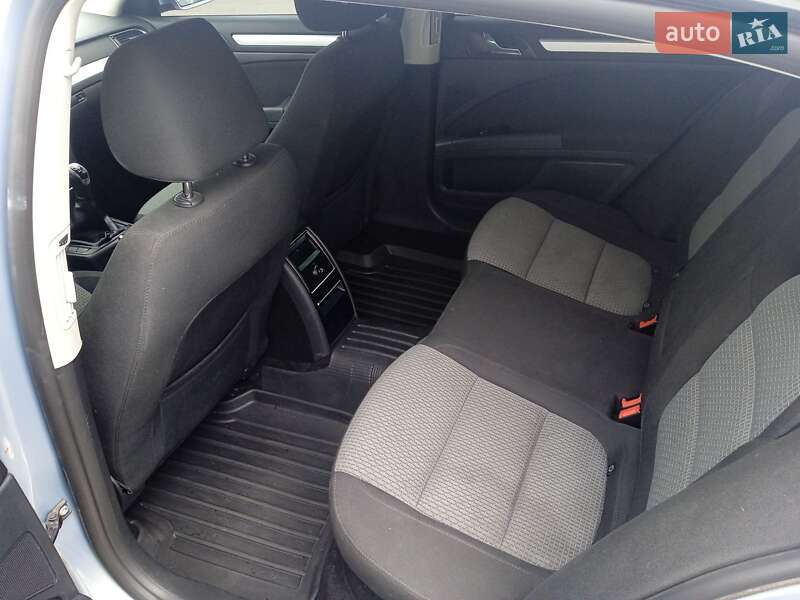 Ліфтбек Skoda Superb 2011 в Львові