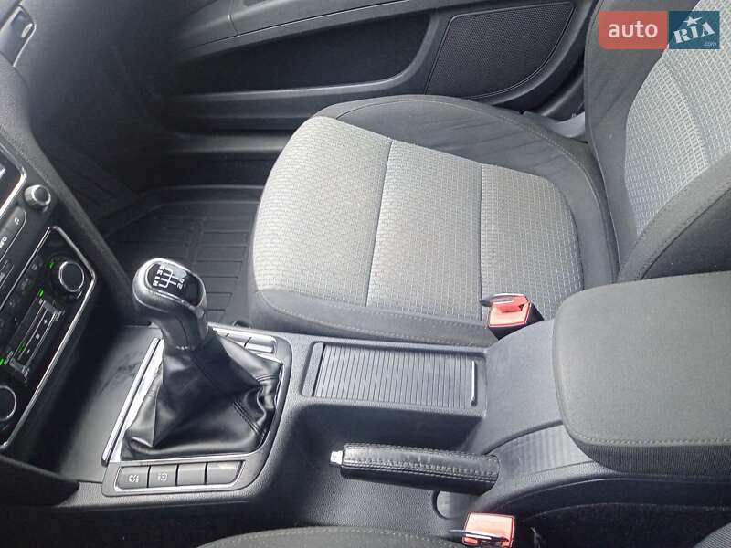 Лифтбек Skoda Superb 2011 в Львове