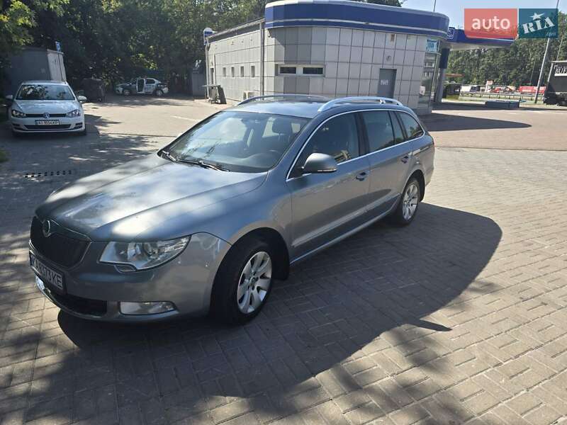 Универсал Skoda Superb 2012 в Киеве