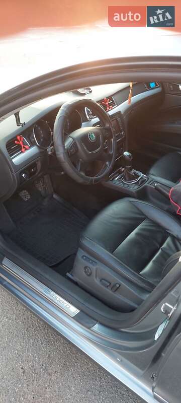 Лифтбек Skoda Superb 2011 в Виннице