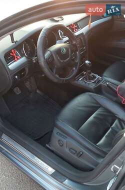 Лифтбек Skoda Superb 2011 в 