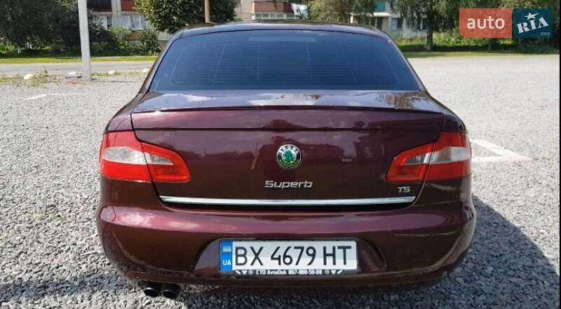 Лифтбек Skoda Superb 2012 в Староконстантинове