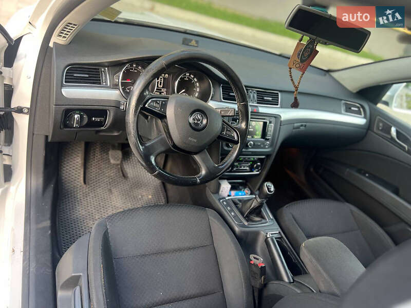 Универсал Skoda Superb 2014 в Пустомытах
