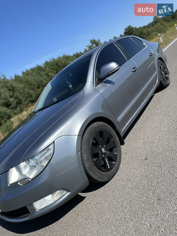 Ліфтбек Skoda Superb 2013 в Львові