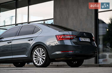 Лифтбек Skoda Superb 2016 в 