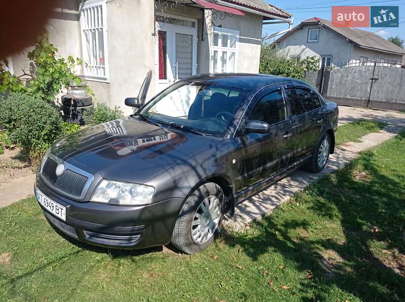 Лифтбек Skoda Superb 2005 в Снятине