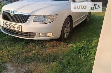 Універсал Skoda Superb 2010 в Белзі