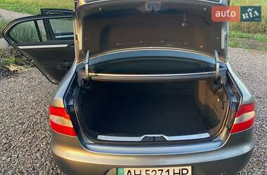 Лифтбек Skoda Superb 2012 в 