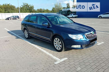 Универсал Skoda Superb 2011 в Дубно