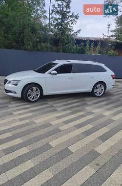 Универсал Skoda Superb 2016 в Ужгороде