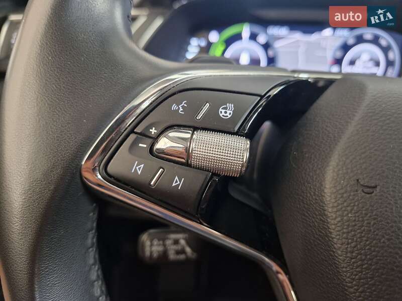 Универсал Skoda Superb 2020 в Вараше