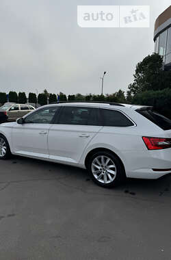Универсал Skoda Superb 2021 в 
