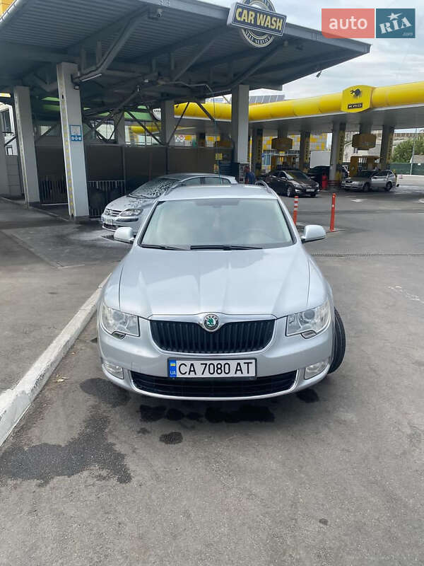 Универсал Skoda Superb 2012 в Киеве