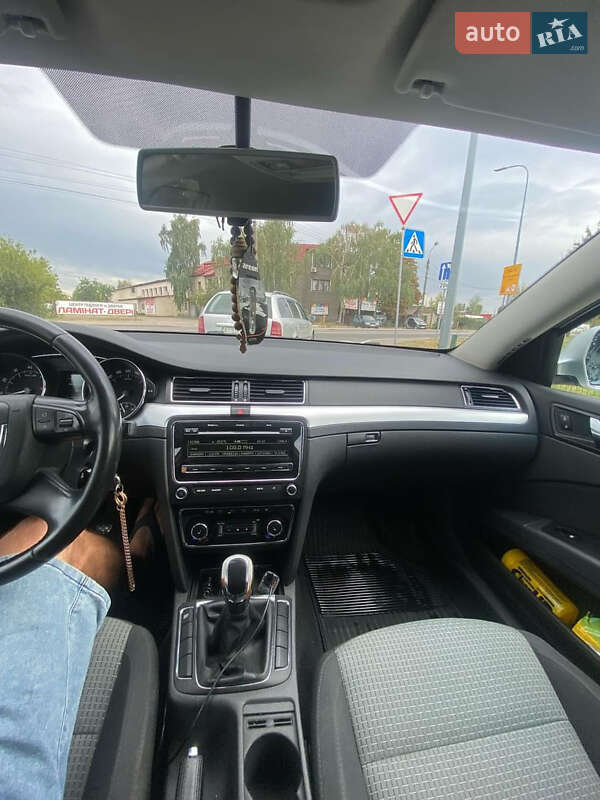 Универсал Skoda Superb 2012 в Киеве