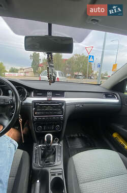 Универсал Skoda Superb 2012 в 