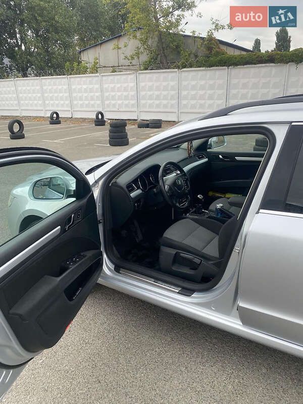Универсал Skoda Superb 2012 в Киеве