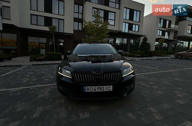 Лифтбек Skoda Superb 2015 в Ужгороде