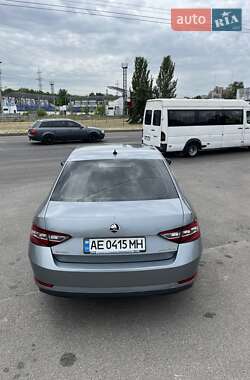 Лифтбек Skoda Superb 2016 в Днепре