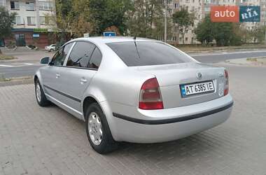 Лифтбек Skoda Superb 2008 в 