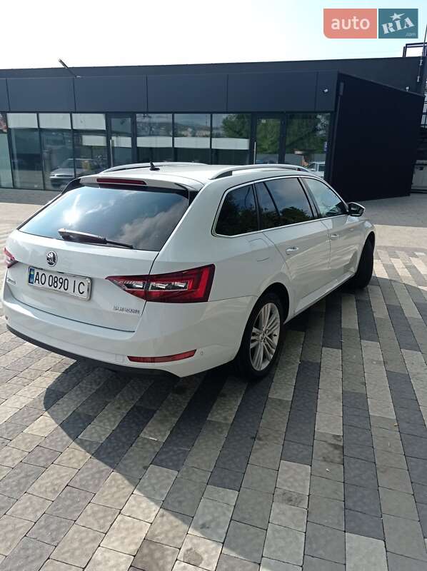 Универсал Skoda Superb 2016 в Ужгороде