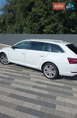 Универсал Skoda Superb 2016 в Ужгороде