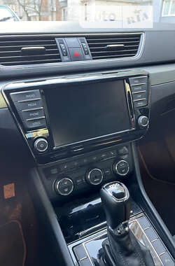 Лифтбек Skoda Superb 2015 в 
