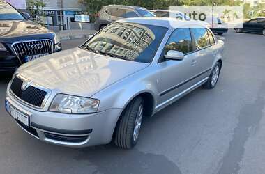 Лифтбек Skoda Superb 2002 в Киеве